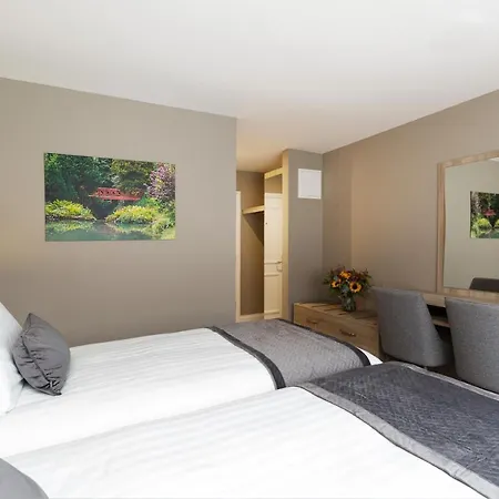 Hotel Castle Varagh & Bar