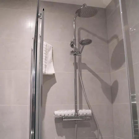 Castle Varagh & Bar Ξενοδοχείο