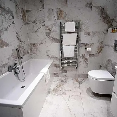 Castle Varagh & Bar Hotel 4*