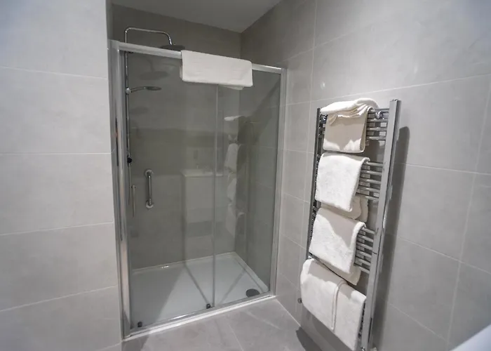 Castle Varagh & Bar Отель Castlepollard