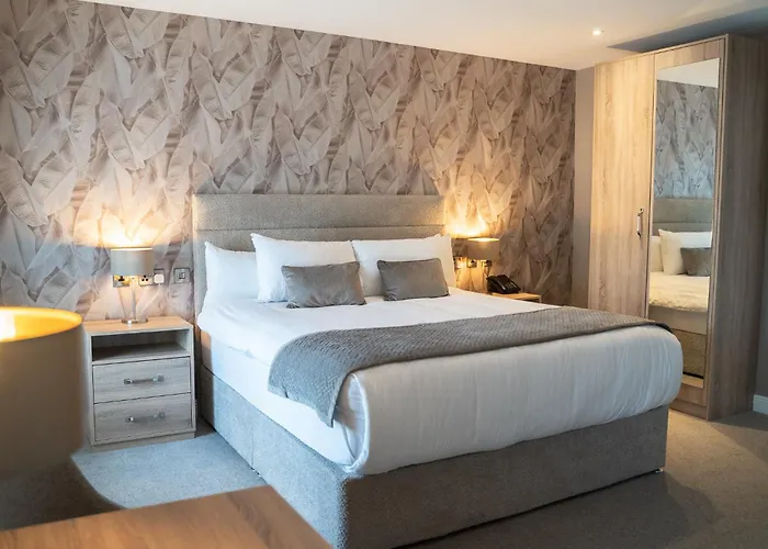 Castle Varagh & Bar Hotel 4*