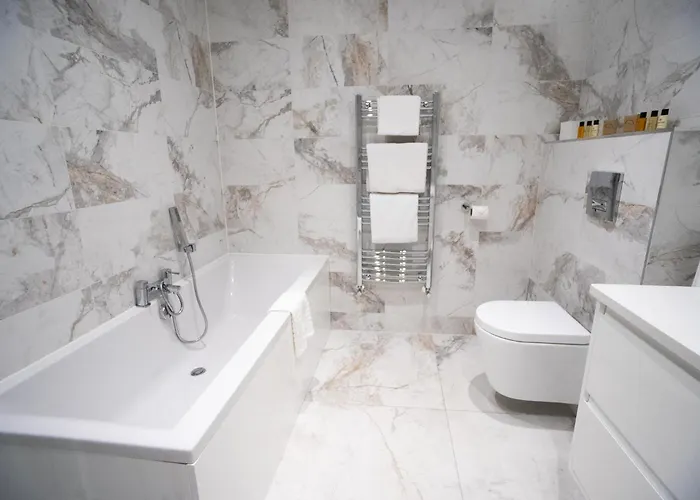 Hotel Castle Varagh & Bar