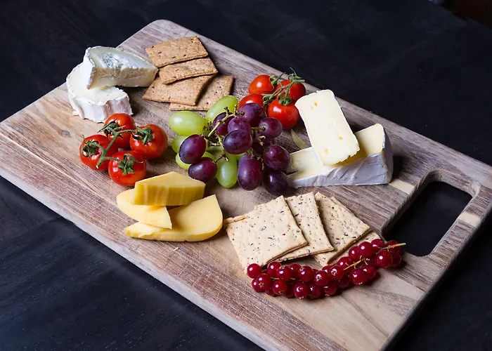 Отель Castle Varagh & Bar