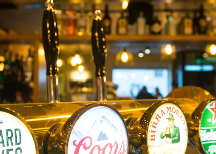 Hotel Castle Varagh & Bar 4*